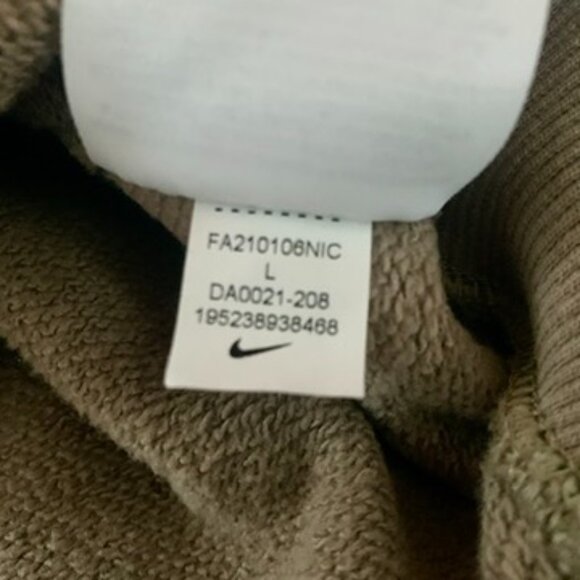 Nike sportswear Classic Fleece Crew Sweatshirt Tan Men’s Large Pullover Workout - Picture 4 of 6